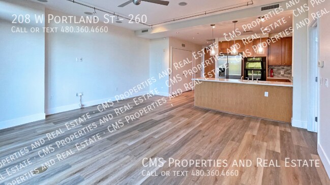 Building Photo - 208 W Portland St