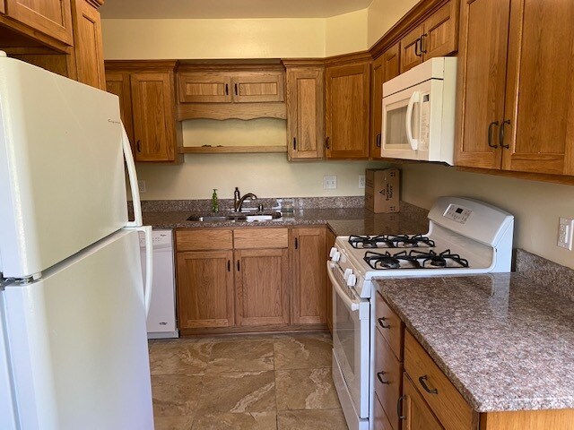 Updated kitchen - 5512 Clearview Rd