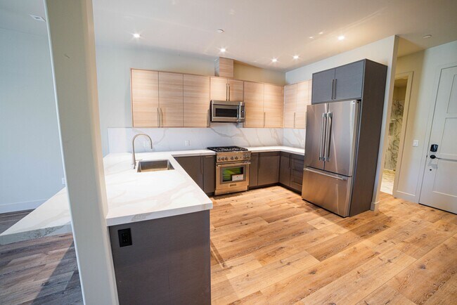 Building Photo - Rhine House Lofts