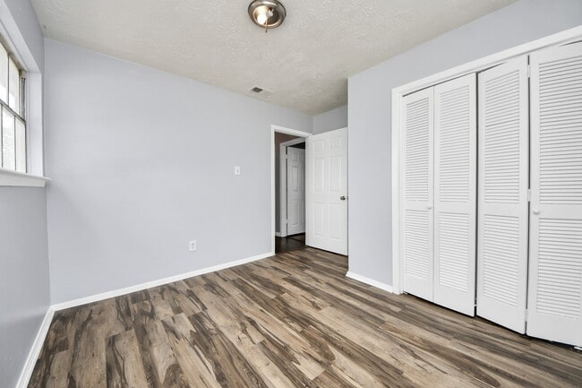 Building Photo - 23927 Verngate Dr