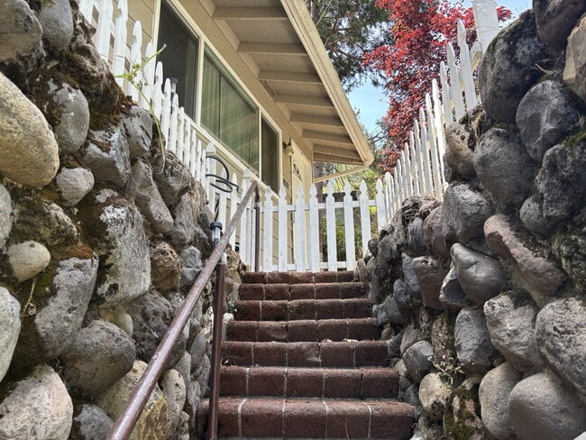 Building Photo - Darling 3-bedroom, 2-bath duplex home just minutes from Marshall Hospital and downtown Placerville!