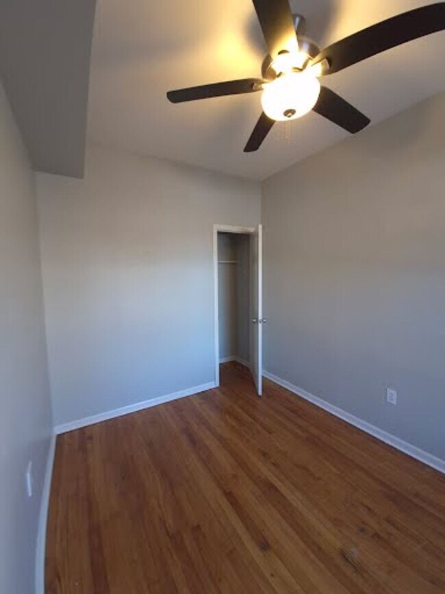 Building Photo - 634-640 N Lamon