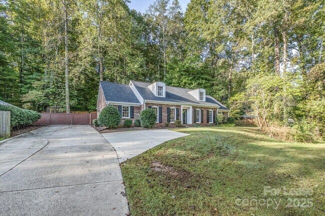 Building Photo - 701 McNabb Ct