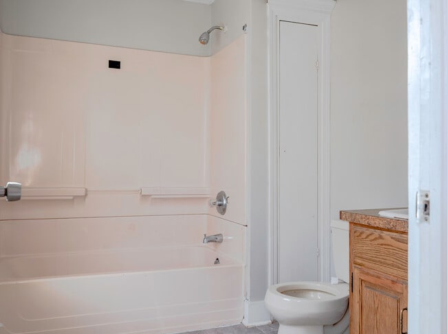 Building Photo - 540 Avon St