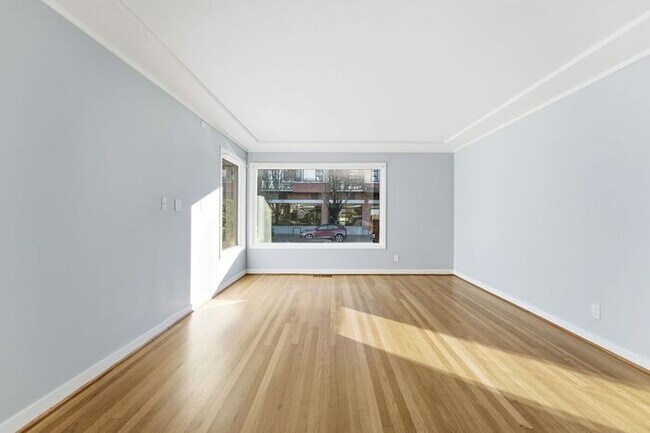 Building Photo - Corner of Character • Rare 2BD Residence at NE 16th & Weidler – Irvington/Lloyd District