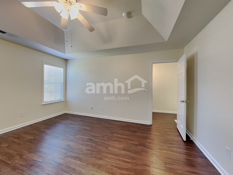 Building Photo - 4131 Crestview Place Dr