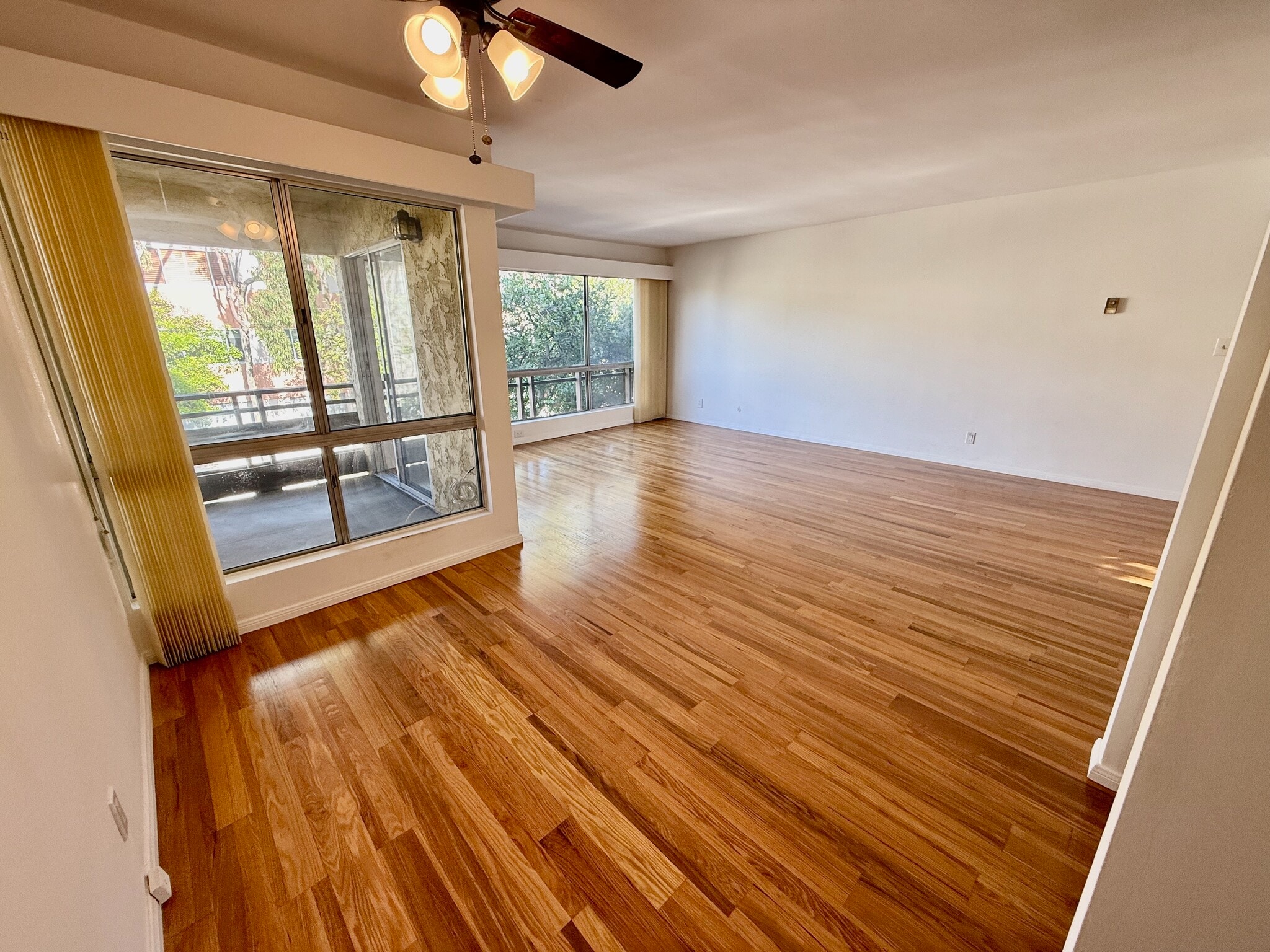 Building Photo - 5600 Kensington Way