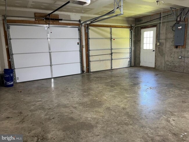 Building Photo - 65 Bentley Dr