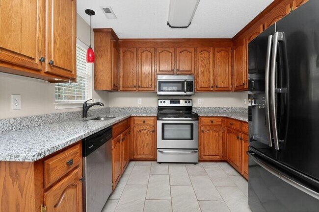 Building Photo - Charming 3BD/2BA Ranch on Large Lot in Indian Trail!