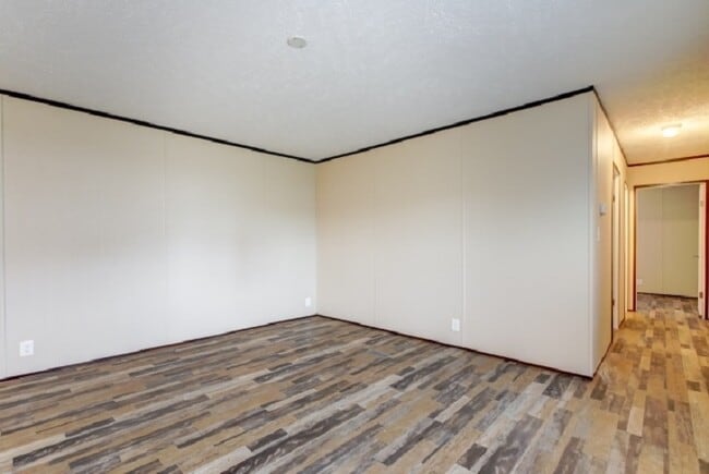 Building Photo - 96 Luart Dr