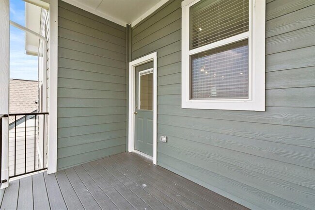 Building Photo - 21118 Garden Palm Dr