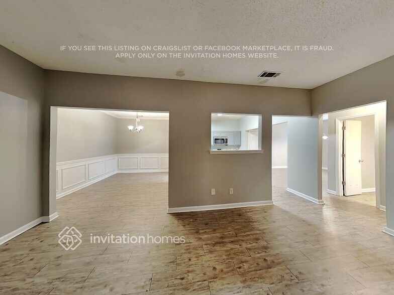 Building Photo - 170 Stillwood Dr