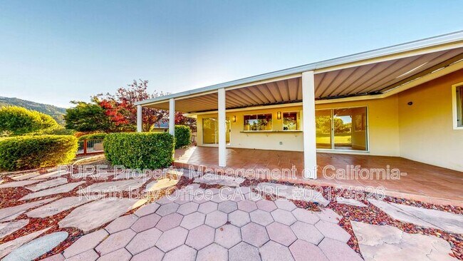 Building Photo - 351 Belhaven Cir