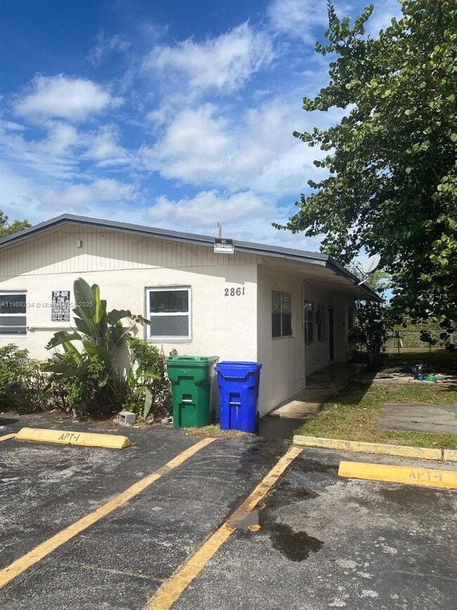 Primary Photo - 2861 NW 15th Ct