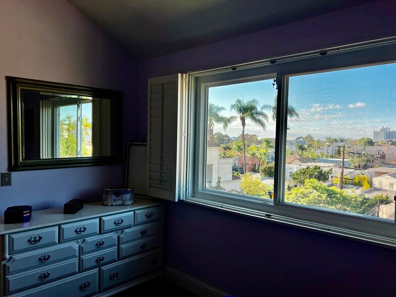 Private views - 3666 3rd Ave