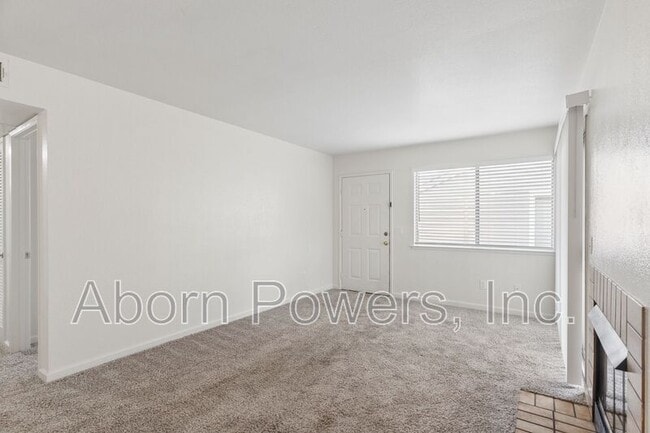 Building Photo - 2529 Greenwood Ln