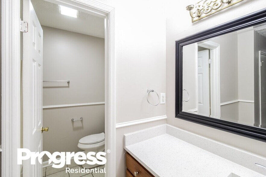 Building Photo - 6875 Fielder Ct