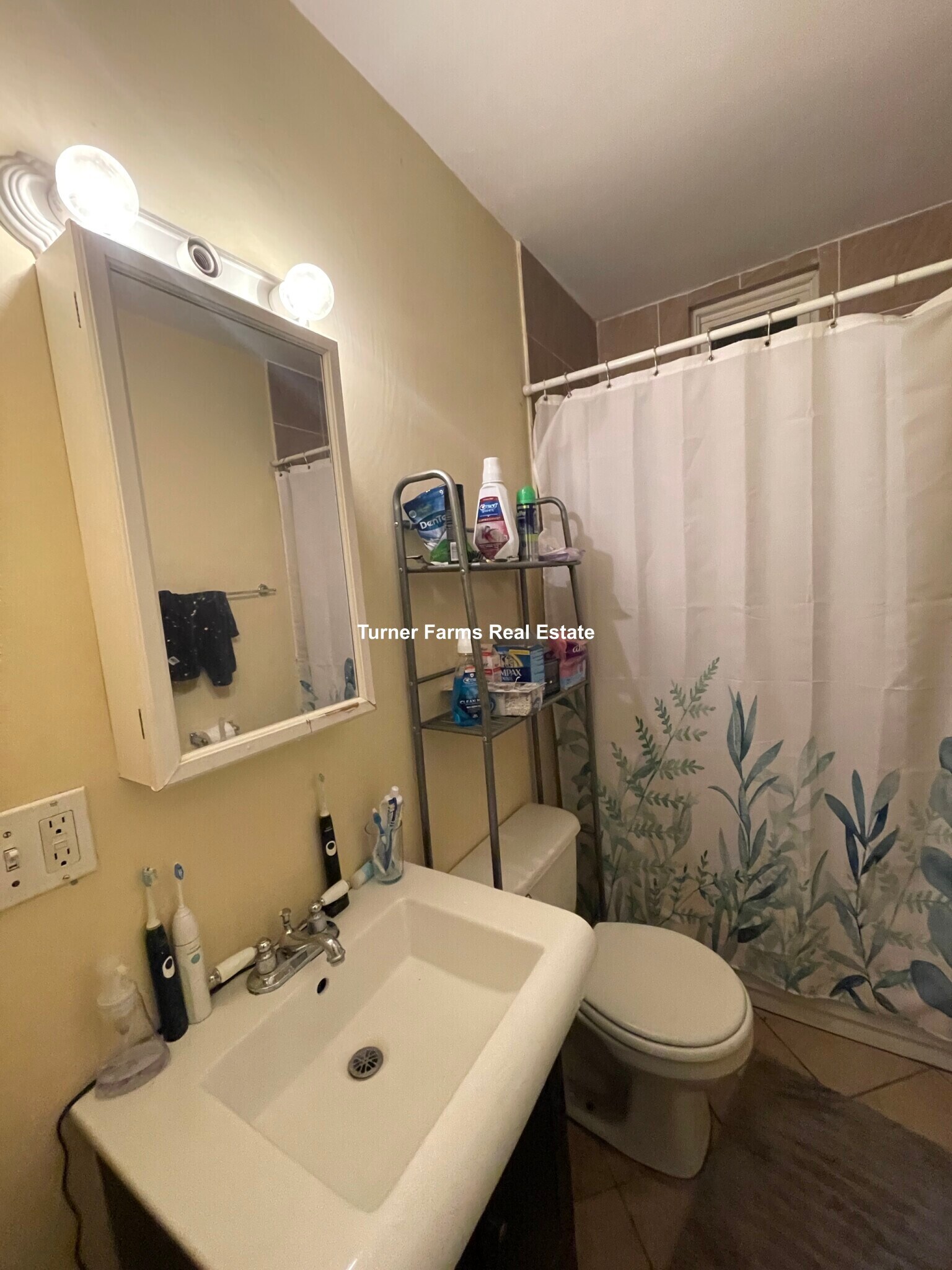 Building Photo - 731 Parker St