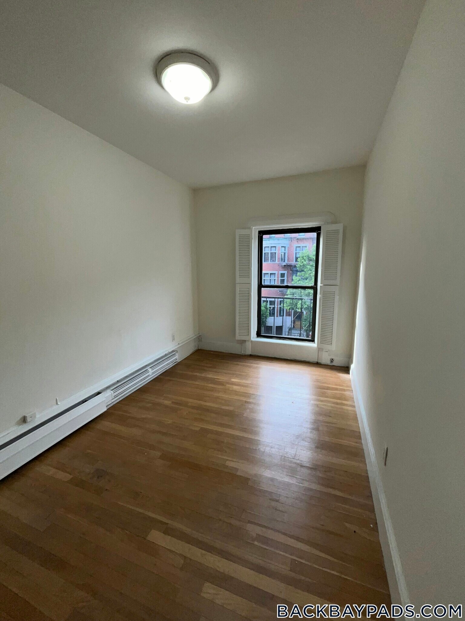 Building Photo - 529 Beacon St
