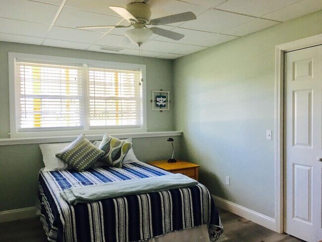 Building Photo - 34 Elizabeth Rd