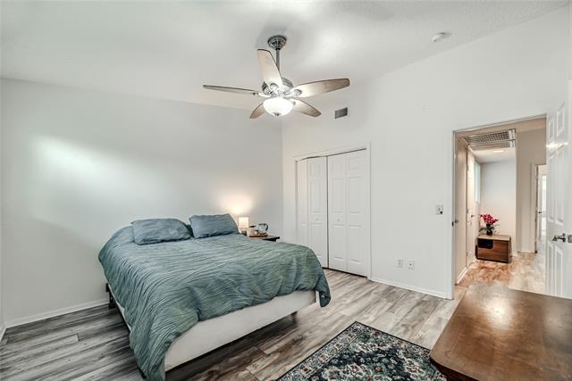 Building Photo - 1902 Shorewood Dr