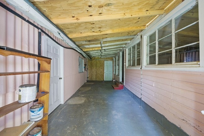 Building Photo - 410 Live Oak St
