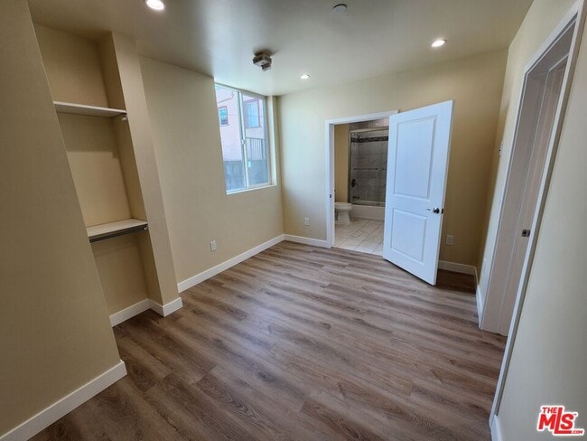 Building Photo - 2726 Cochran Ave