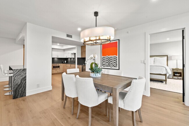 Building Photo - 2660 S Ocean Blvd