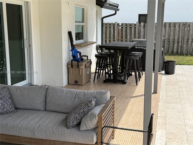 Building Photo - 6951 W Wedgewood Ave