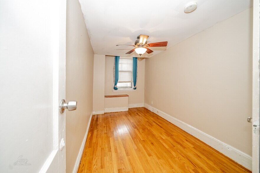 Building Photo - 32 Sidlaw Rd