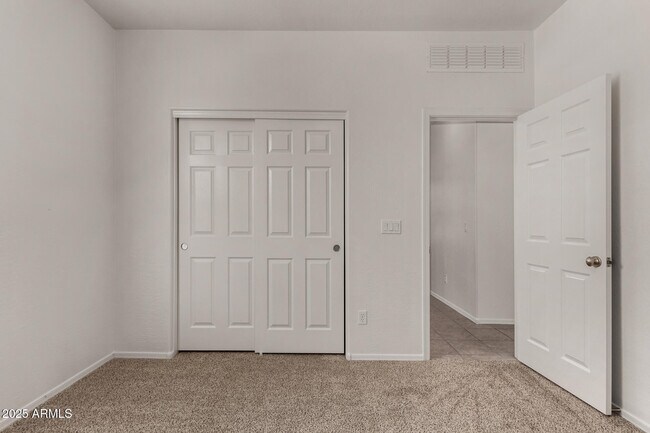 Building Photo - 4211 N 153rd Dr