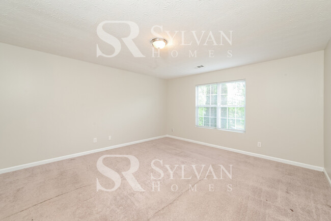 Building Photo - 2090 Oak Terrace Dr SE