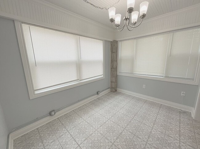 Building Photo - LEASING