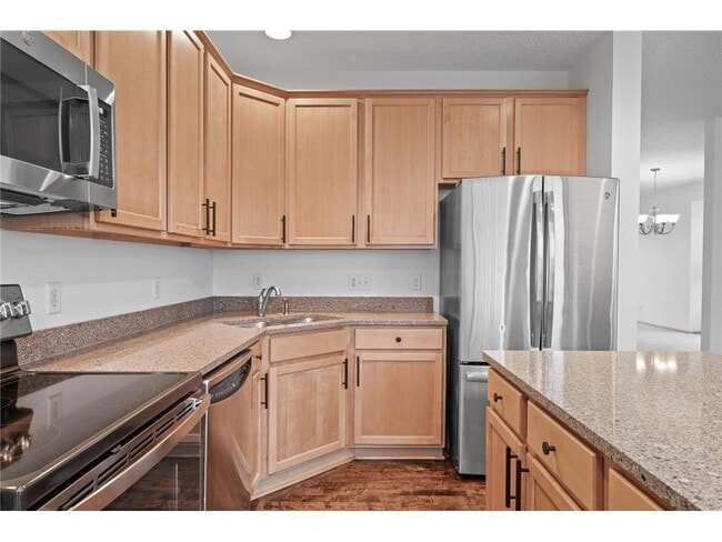 Building Photo - 9995 Wildflower Dr