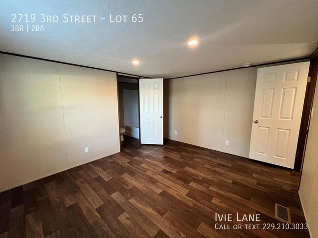 Building Photo - 2719 3rd St