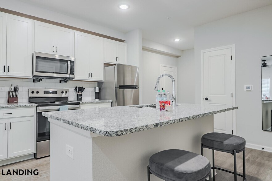 Building Photo - 1650 Harris Hill Rd