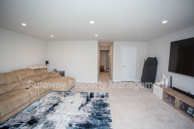 Building Photo - 257 Freedom Wy