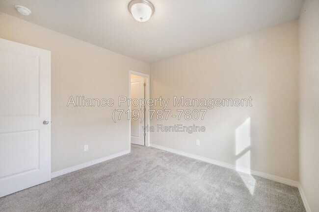 Building Photo - 7851 Lathrop Vw