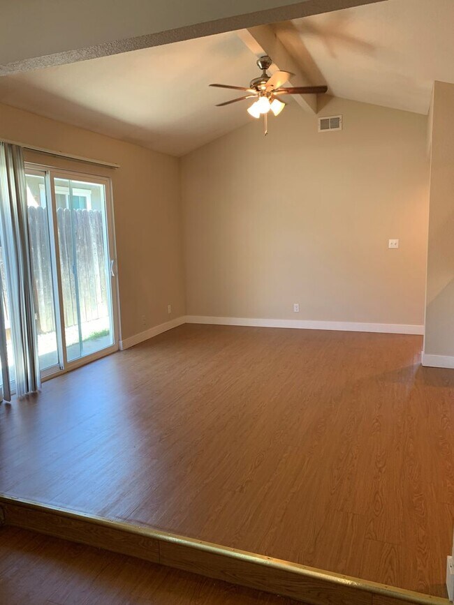 Building Photo - 7533-7535 Gallant Circle