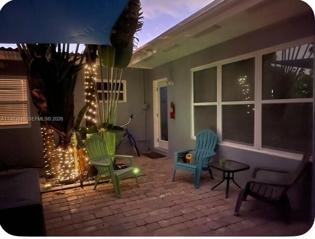 Building Photo - 1432 NE 5th Ave