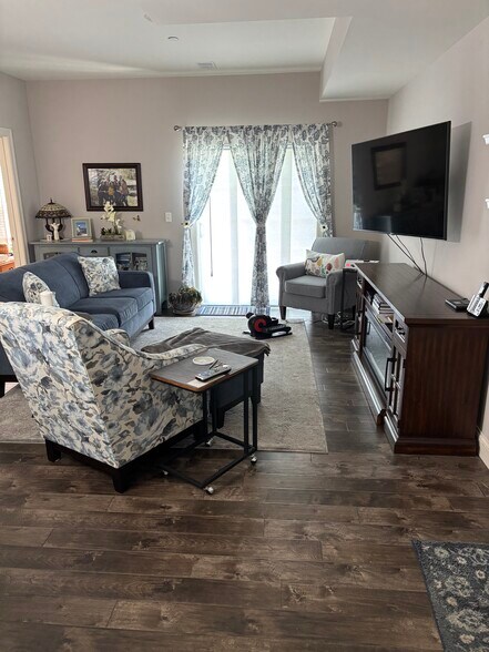 Building Photo - 6401 Brookfield Court Dr