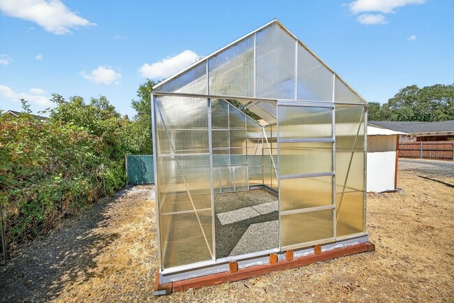 Building Photo - Wilson Tri-Plex