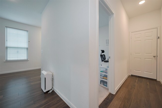 Building Photo - 6718 Forbes Run Dr