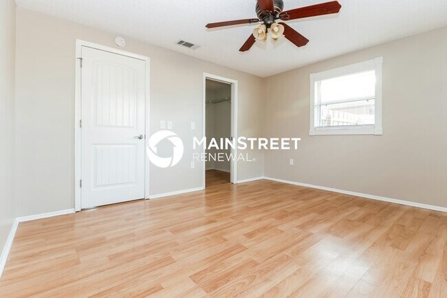 Building Photo - 3 Bedroom Pet-Friendly Home in New Port Richey, FL with Main Street Renewal