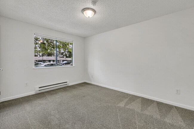 Building Photo - 210 E 36th St