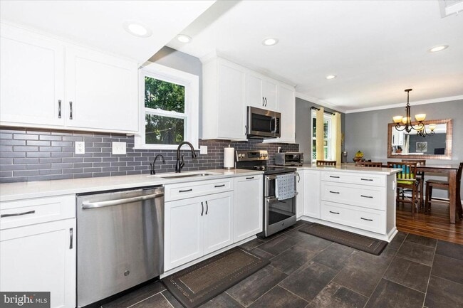 Building Photo - This move-in ready home is a fantastic opportunity in a prime Olney location!