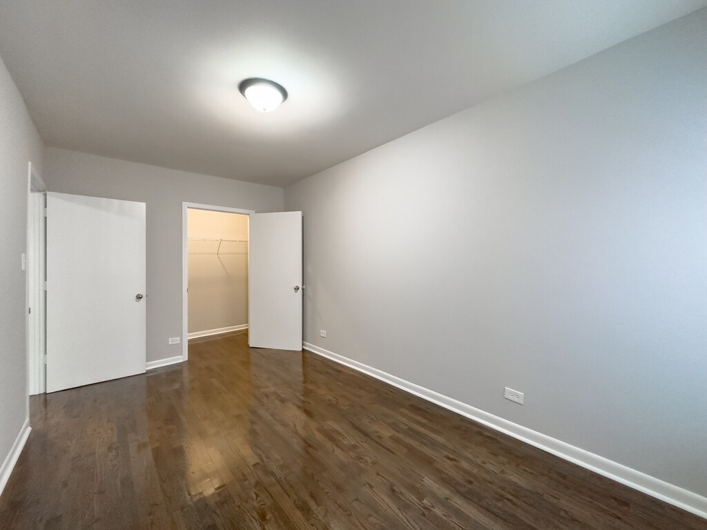 Building Photo - 5746 N Winthrop Ave