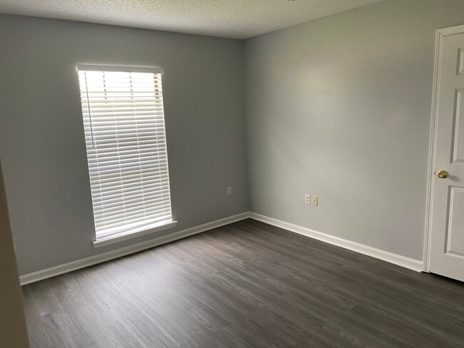 Building Photo - 16 Cypress Dr