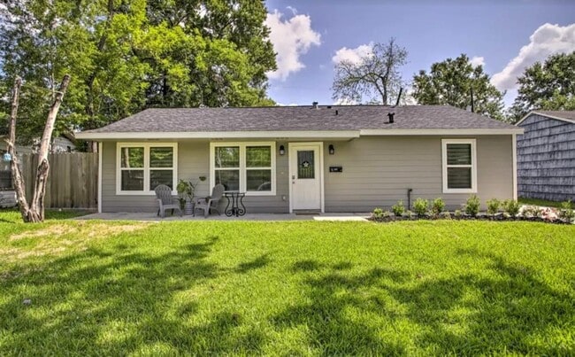 Primary Photo - 5215 Cosby St
