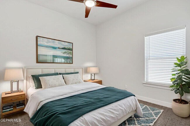 Building Photo - 14937 Tierra Fortaleza Ave